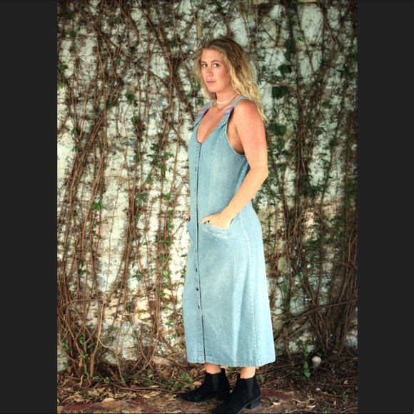 Denim maxi dress with lavender buckles - Picture 2 of 3